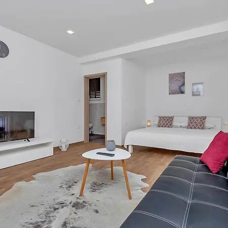 Apartment Stina *